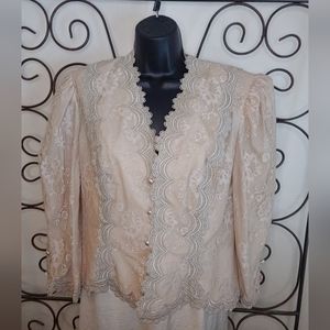 This is a really beautiful vintage jacket Cachet by Bari Protas size  11/12.